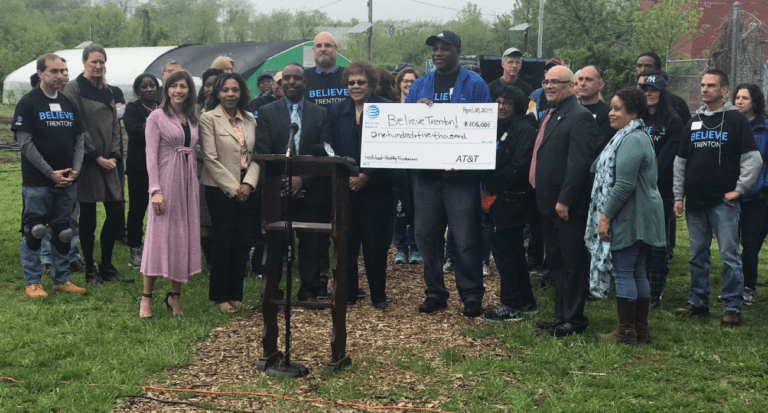 AT&T Makes $105,000 Contribution to Create Access to Healthy and Fresh Food In the Community