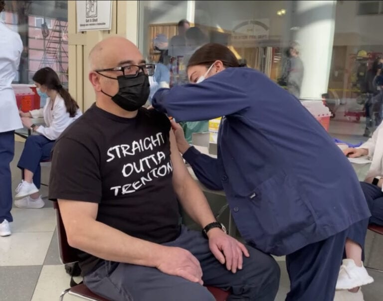 Mayor Gusciora Receives the COVID-19 Vaccine