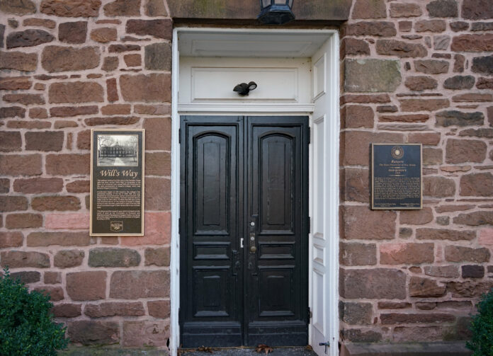 dreamstime_m_206355140